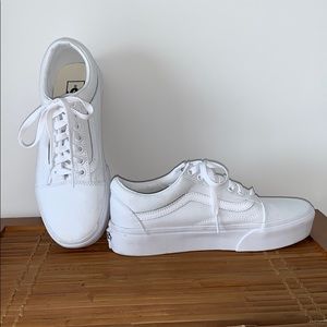 White canvas Vans